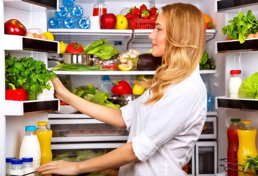 How to get rid of unpleasant smell in the refrigerator: 5 tips